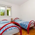 • Lungomare Beach Apartment Pula •
